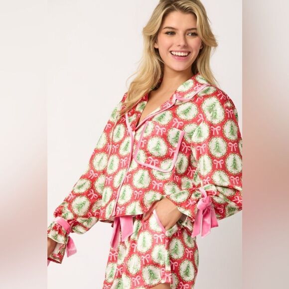 902. SATIN CHRISTMAS TREE AND BOW PJS - Picture 5 of 11